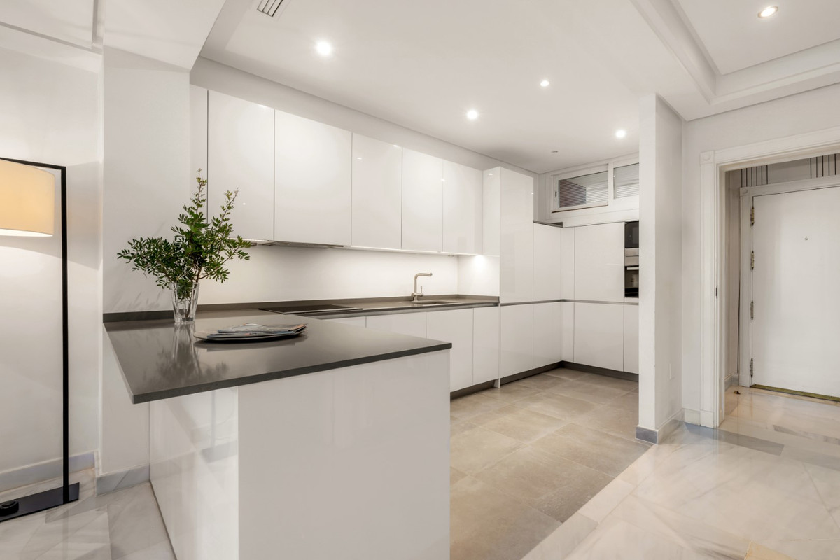 Se vende Apartamento Planta Media de 2 dormitorios en Costa Del Sol, Málaga, España
