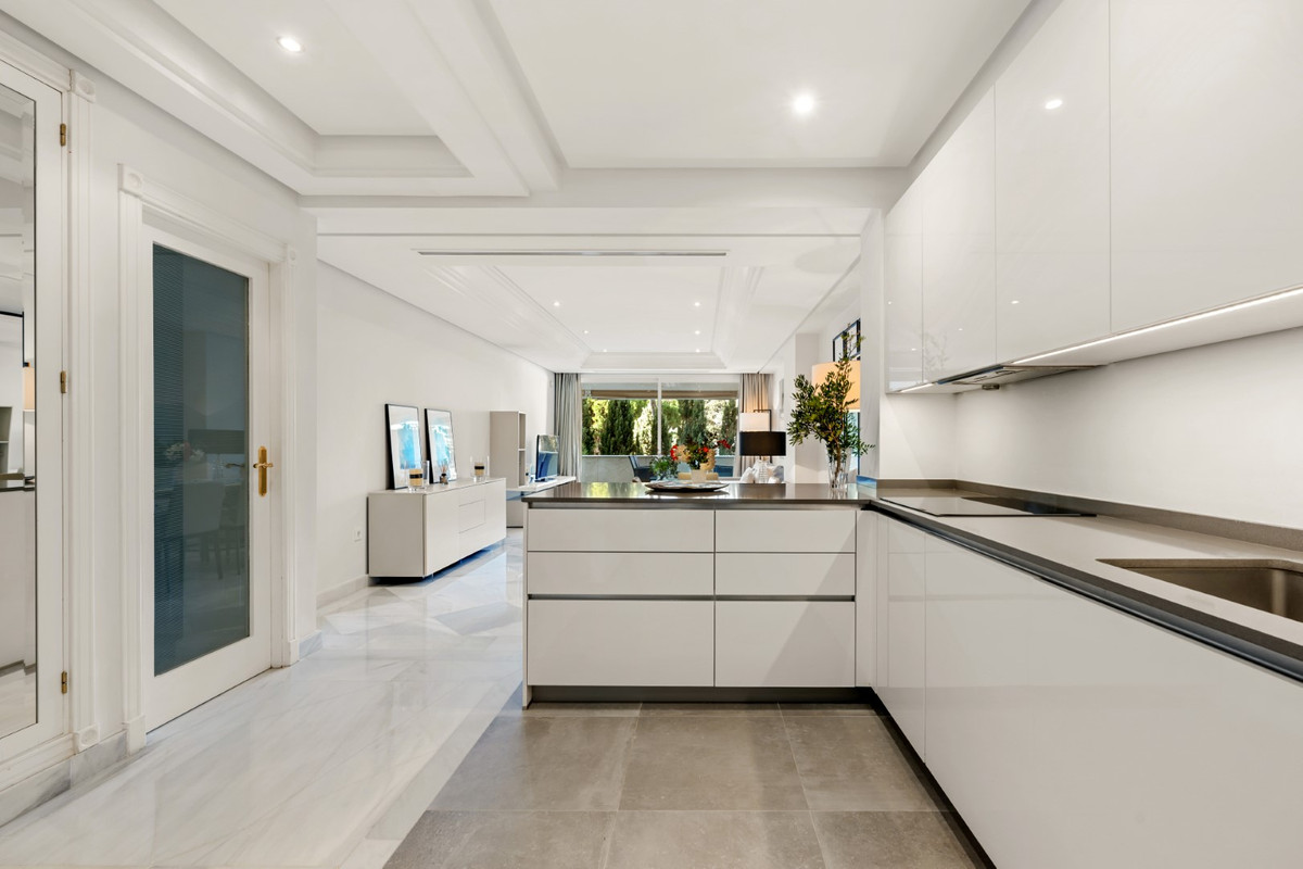 Se vende Apartamento Planta Media de 2 dormitorios en Costa Del Sol, Málaga, España