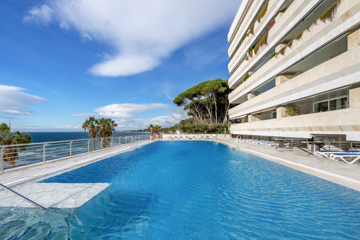 Se vende Apartamento Planta Media de 2 dormitorios en Costa Del Sol, Málaga, España