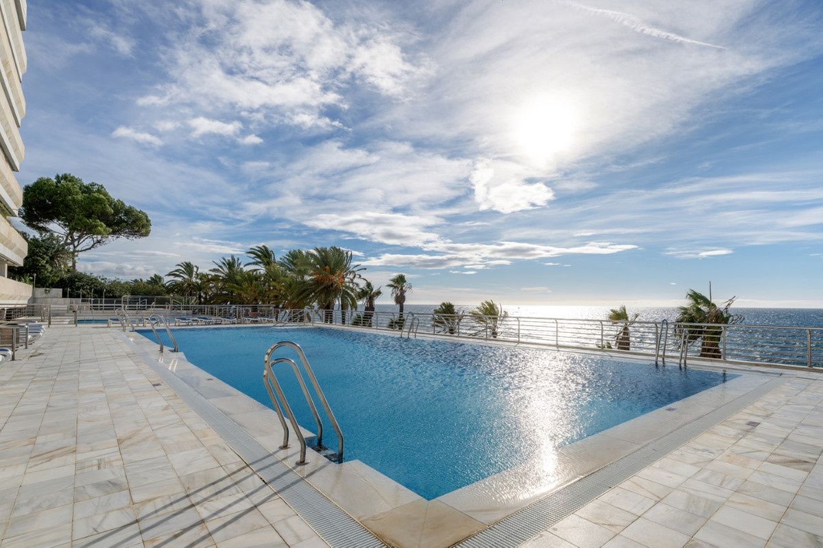 Se vende Apartamento Planta Media de 2 dormitorios en Costa Del Sol, Málaga, España