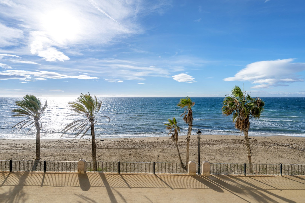 Se vende Apartamento Planta Media de 2 dormitorios en Costa Del Sol, Málaga, España