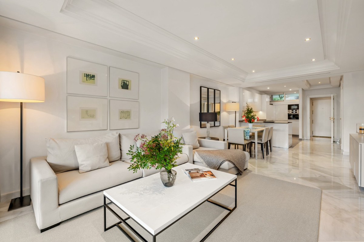 Se vende Apartamento Planta Media de 2 dormitorios en Costa Del Sol, Málaga, España