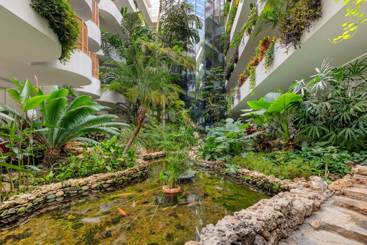 Se vende Apartamento Planta Media de 2 dormitorios en Costa Del Sol, Málaga, España