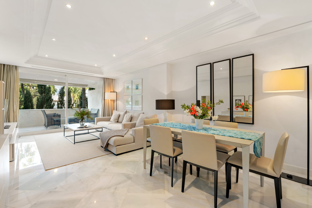 Se vende Apartamento Planta Media de 2 dormitorios en Costa Del Sol, Málaga, España