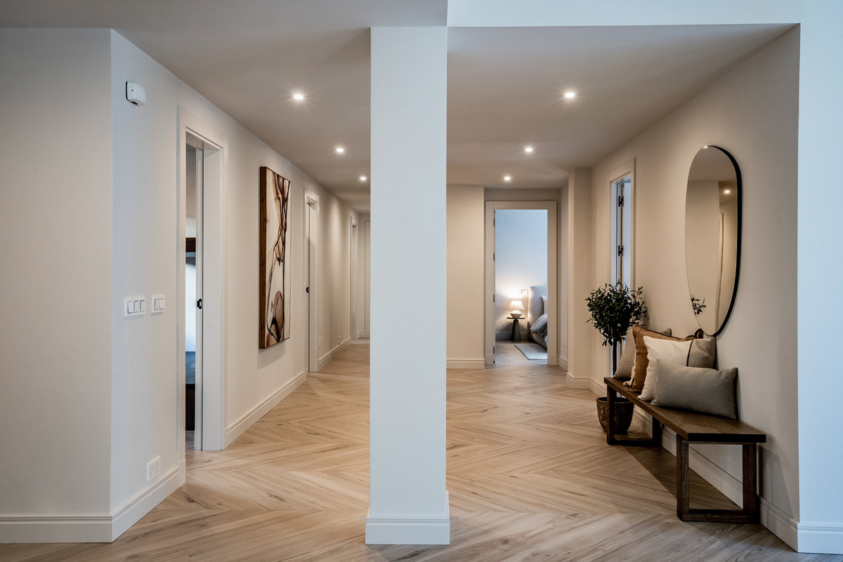 4 Bed Apartment for sale in The Golden Mile Costa Del Sol, Málaga, Spain