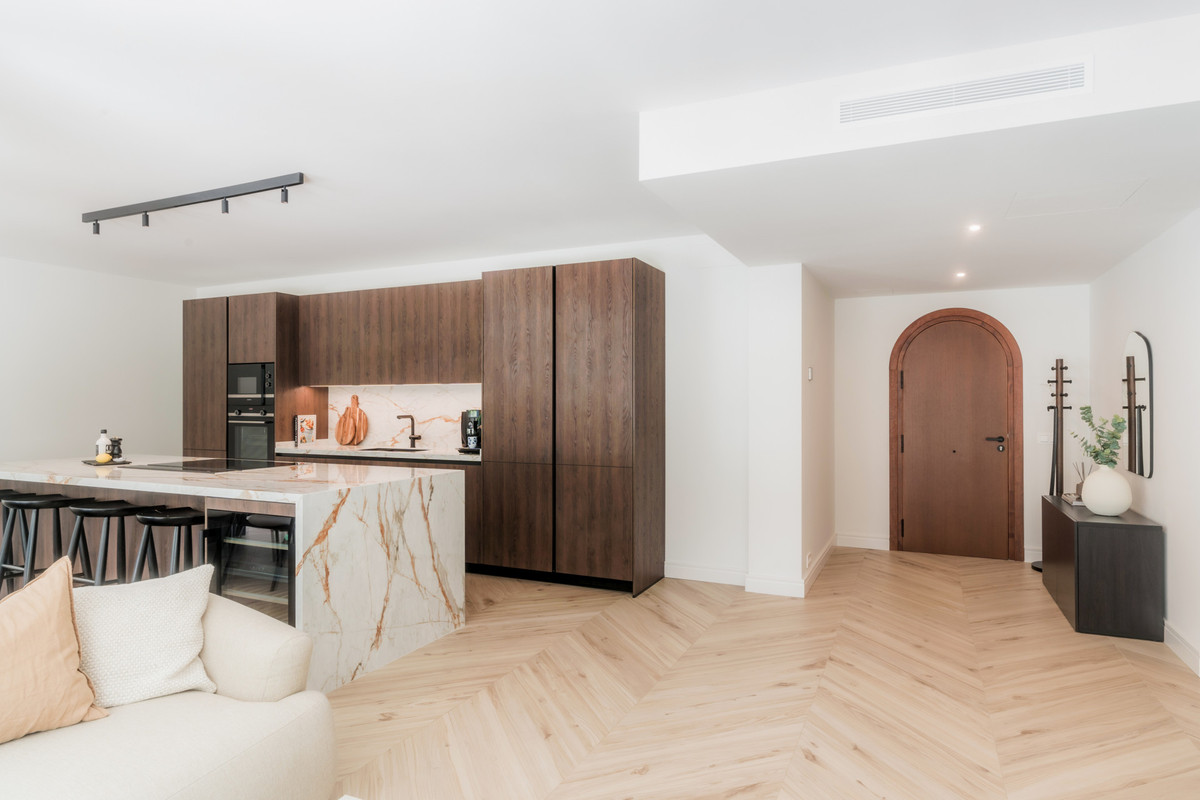 4 Bed Apartment for sale in The Golden Mile Costa Del Sol, Málaga, Spain