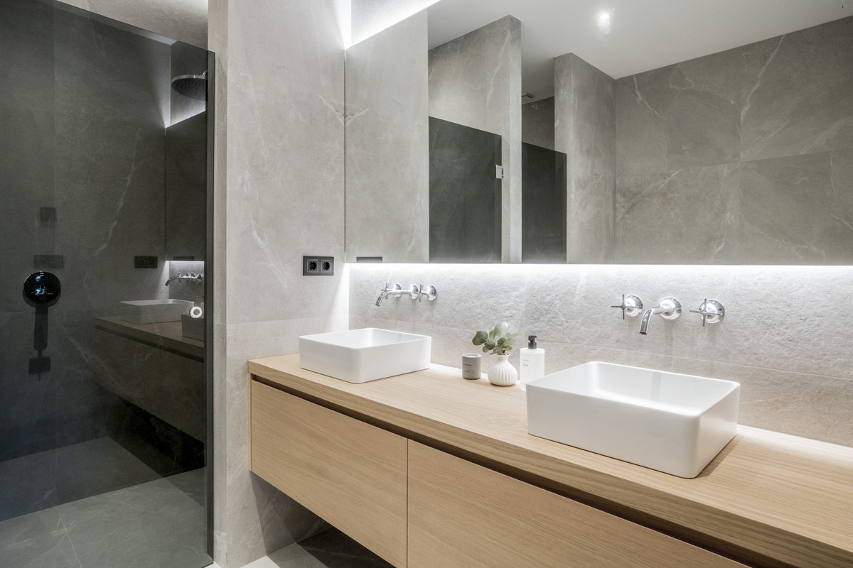 3 Bed Apartment for sale in The Golden Mile Costa Del Sol, Málaga, Spain