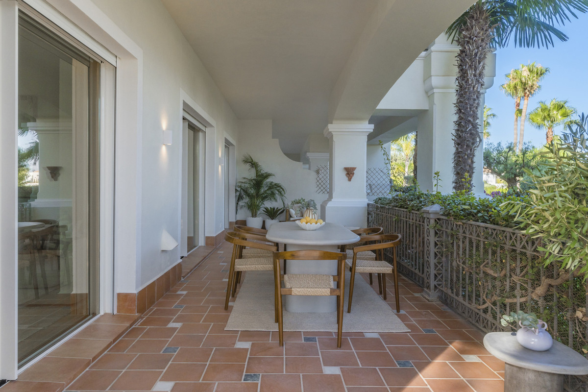 3 Bed Apartment for sale in The Golden Mile Costa Del Sol, Málaga, Spain
