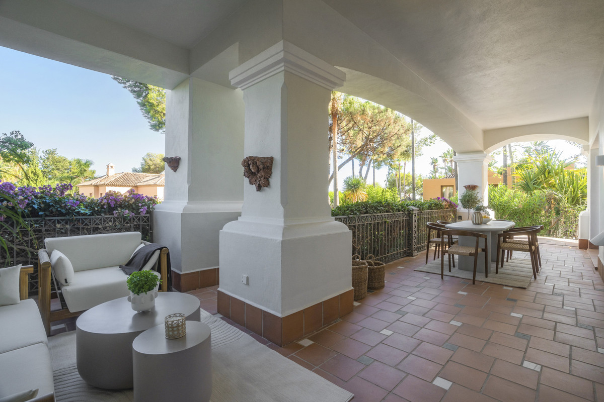 3 Bed Apartment for sale in The Golden Mile Costa Del Sol, Málaga, Spain