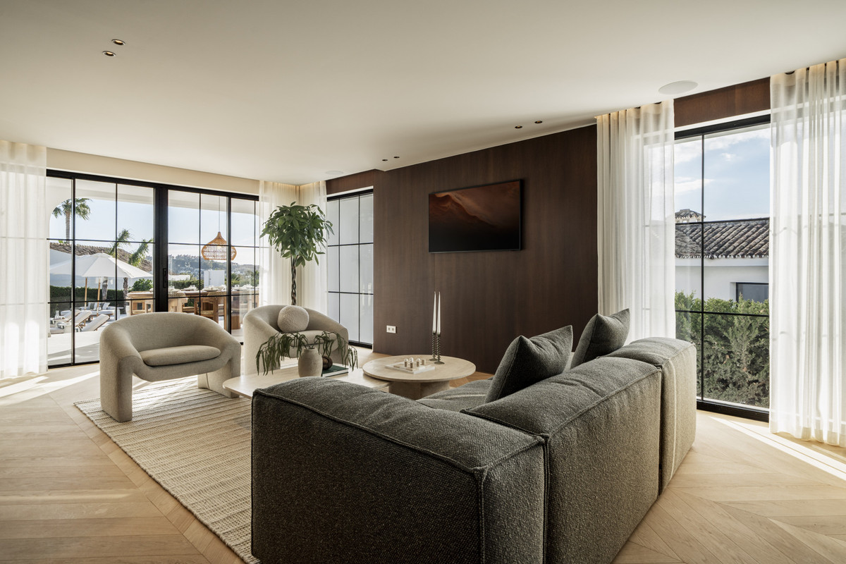 Se vende Villa - Chalet de 5 dormitorios en Costa Del Sol, Málaga, España