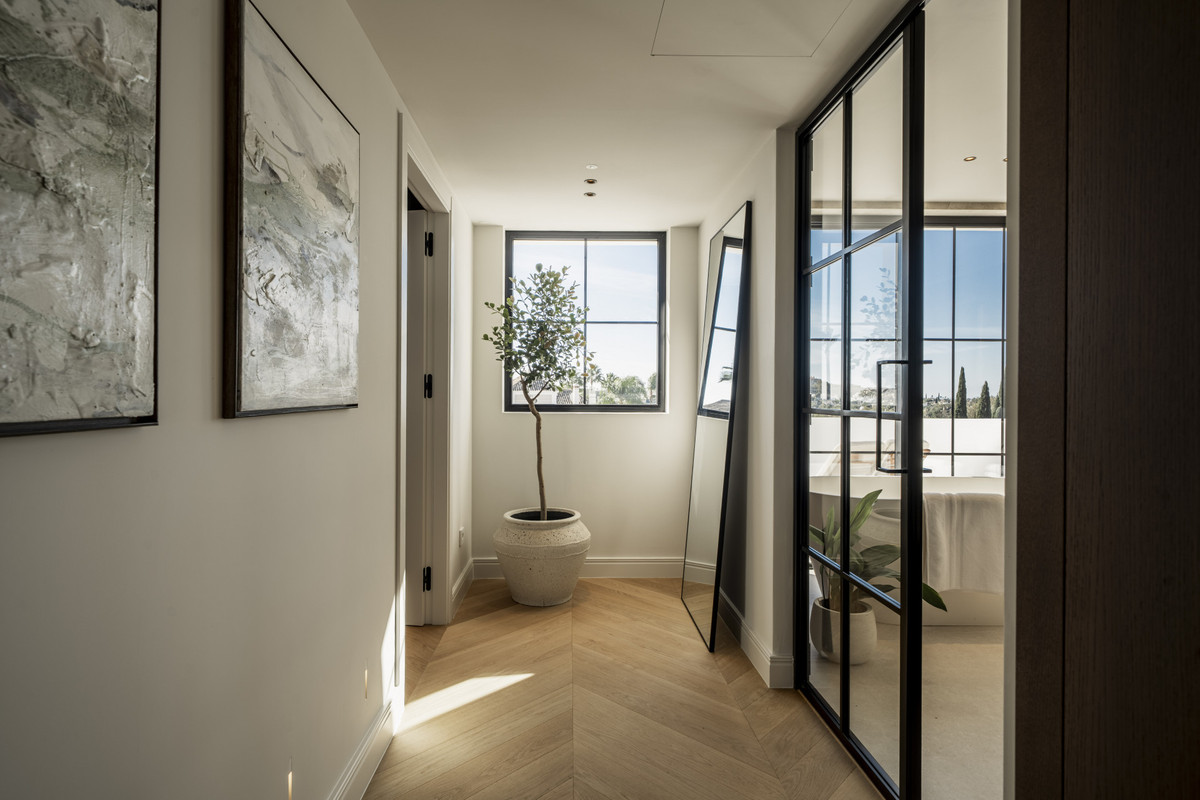 Se vende Villa - Chalet de 5 dormitorios en Costa Del Sol, Málaga, España