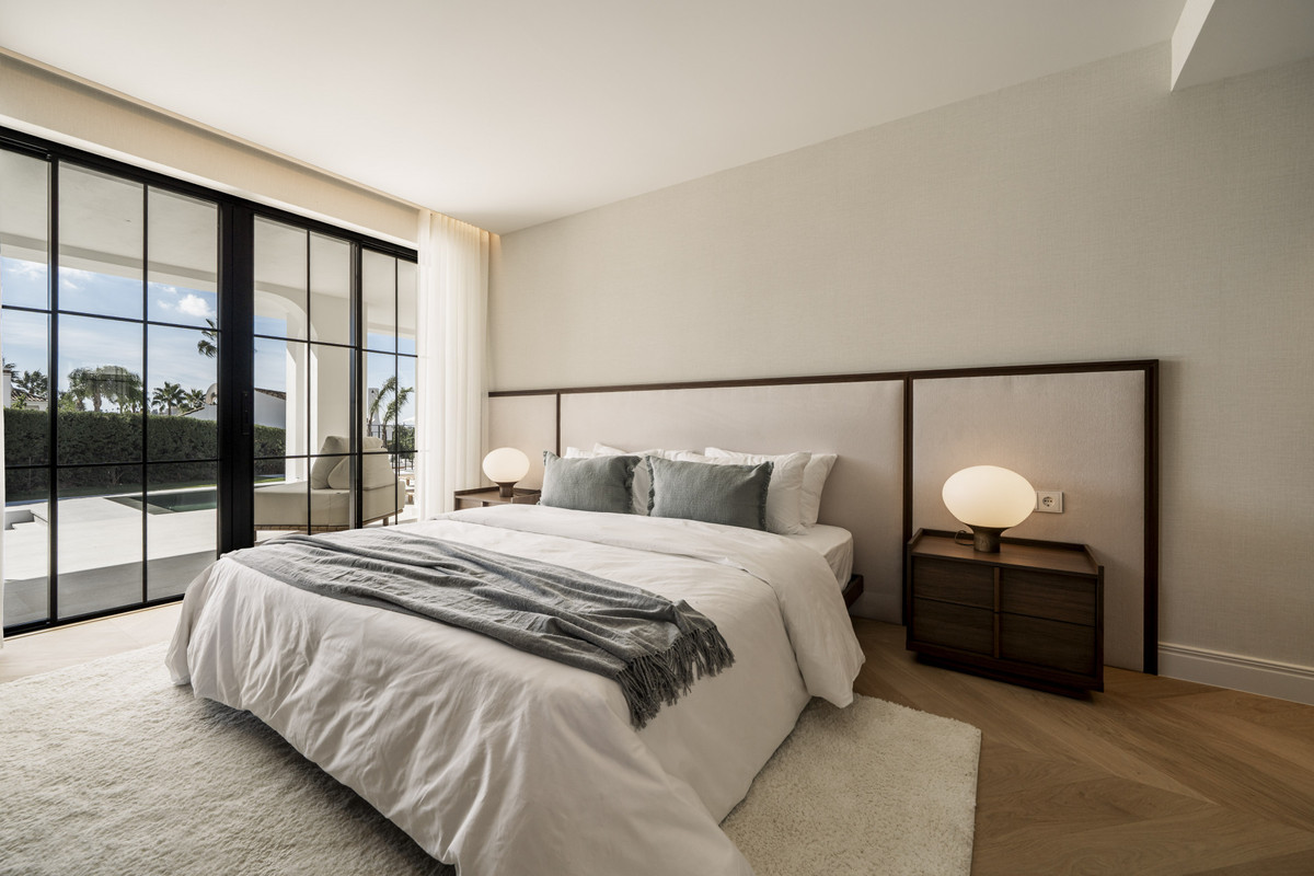 Se vende Villa - Chalet de 5 dormitorios en Costa Del Sol, Málaga, España