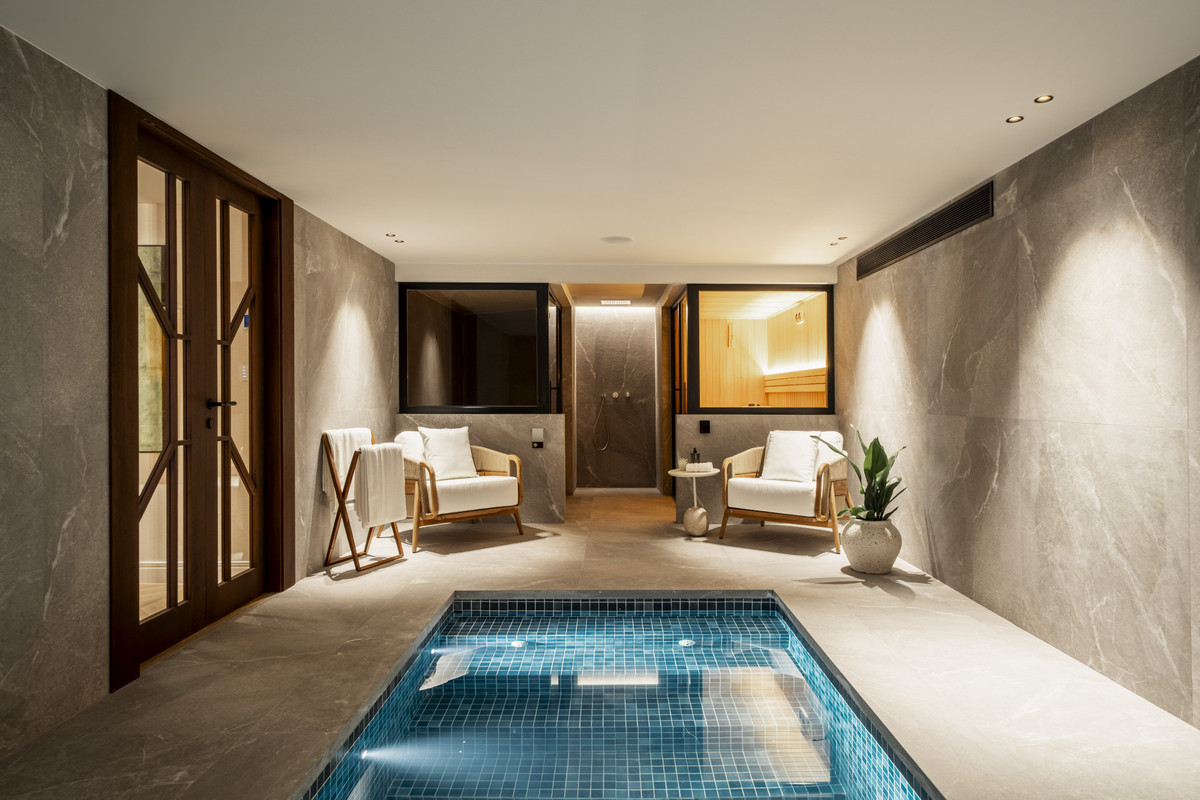 Se vende Villa - Chalet de 5 dormitorios en Costa Del Sol, Málaga, España