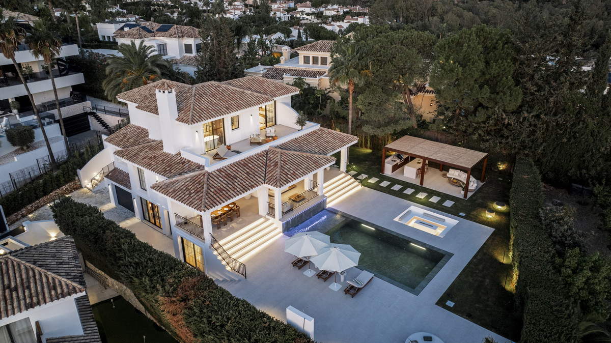 Se vende Villa - Chalet de 5 dormitorios en Costa Del Sol, Málaga, España