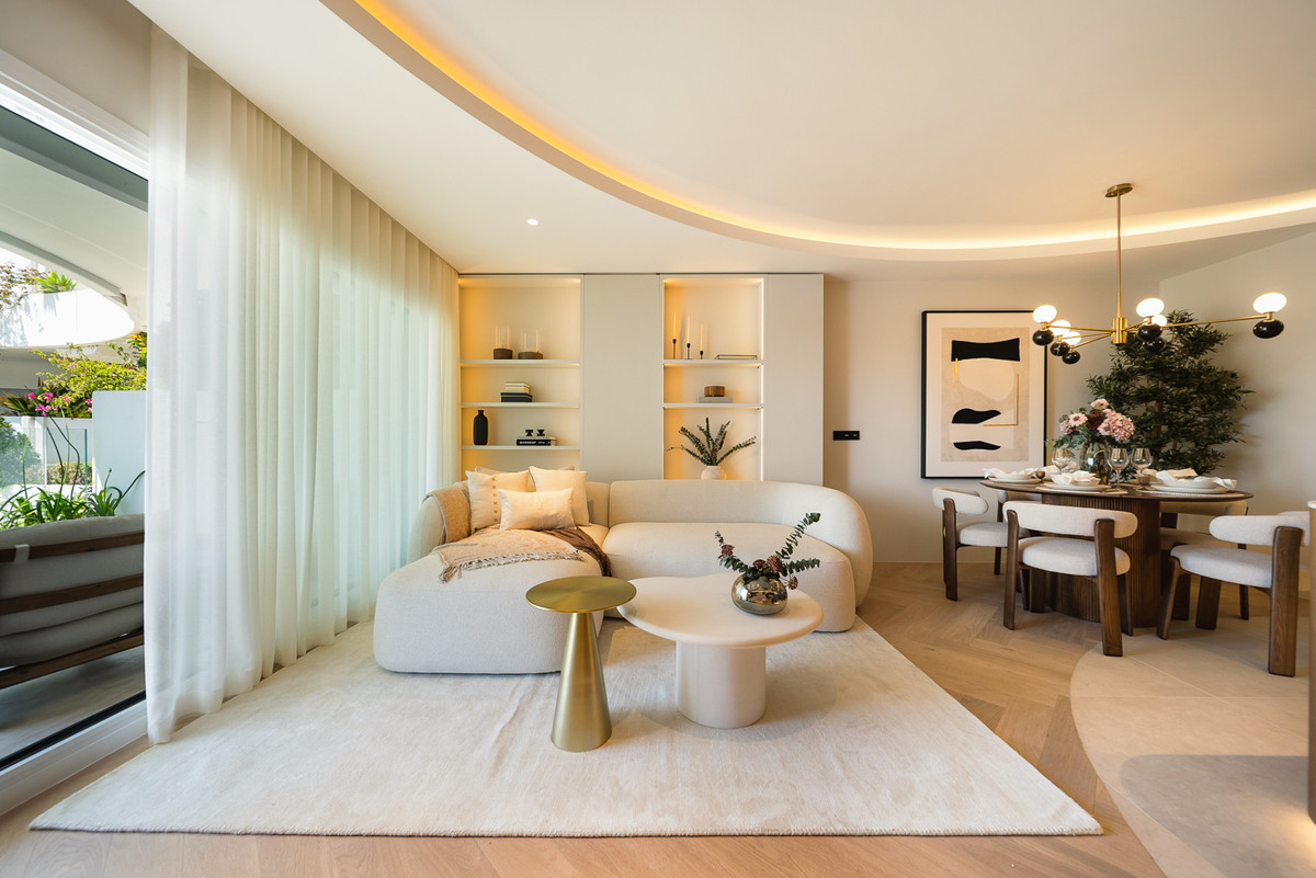 3 Bed Apartment for sale in The Golden Mile Costa Del Sol, Málaga, Spain