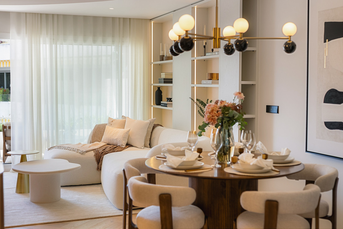 3 Bed Apartment for sale in The Golden Mile Costa Del Sol, Málaga, Spain