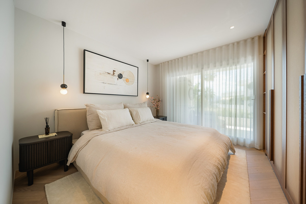 3 Bed Apartment for sale in The Golden Mile Costa Del Sol, Málaga, Spain