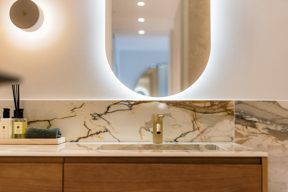 3 Bed Apartment for sale in The Golden Mile Costa Del Sol, Málaga, Spain