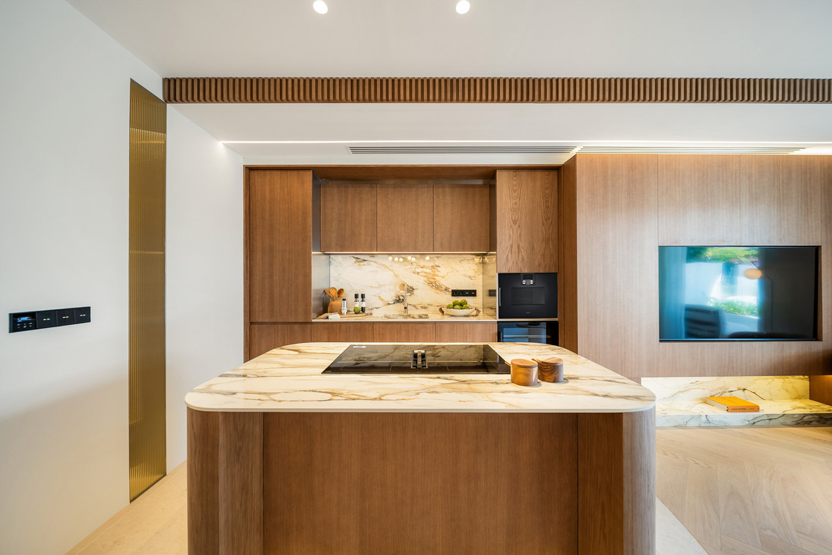 3 Bed Apartment for sale in The Golden Mile Costa Del Sol, Málaga, Spain