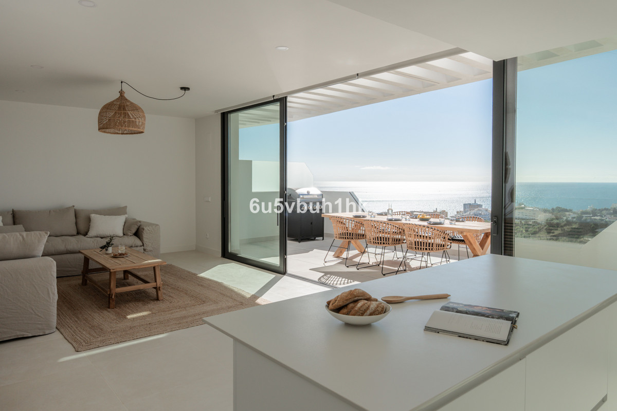 2 Bed Apartment for sale in Fuengirola Costa Del Sol, Málaga, Spain