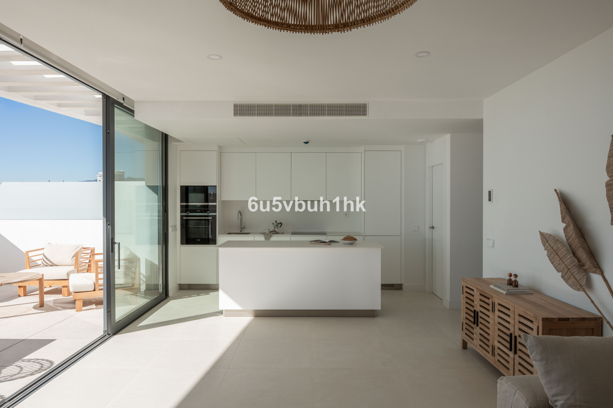 2 Bed Apartment for sale in Fuengirola Costa Del Sol, Málaga, Spain