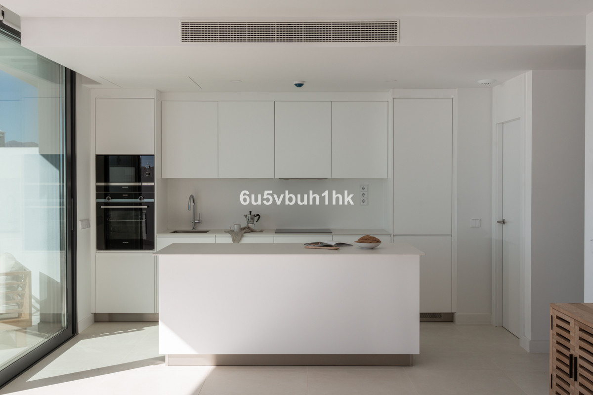 2 Bed Apartment for sale in Fuengirola Costa Del Sol, Málaga, Spain