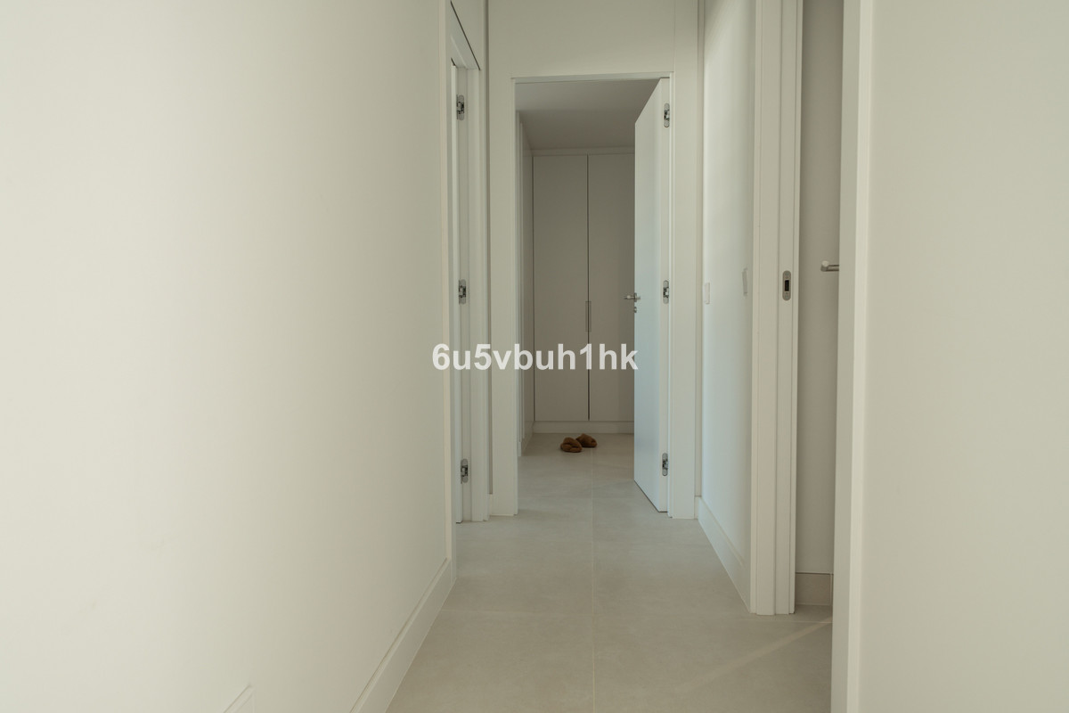 2 Bed Apartment for sale in Fuengirola Costa Del Sol, Málaga, Spain