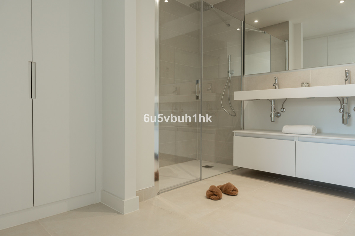 2 Bed Apartment for sale in Fuengirola Costa Del Sol, Málaga, Spain