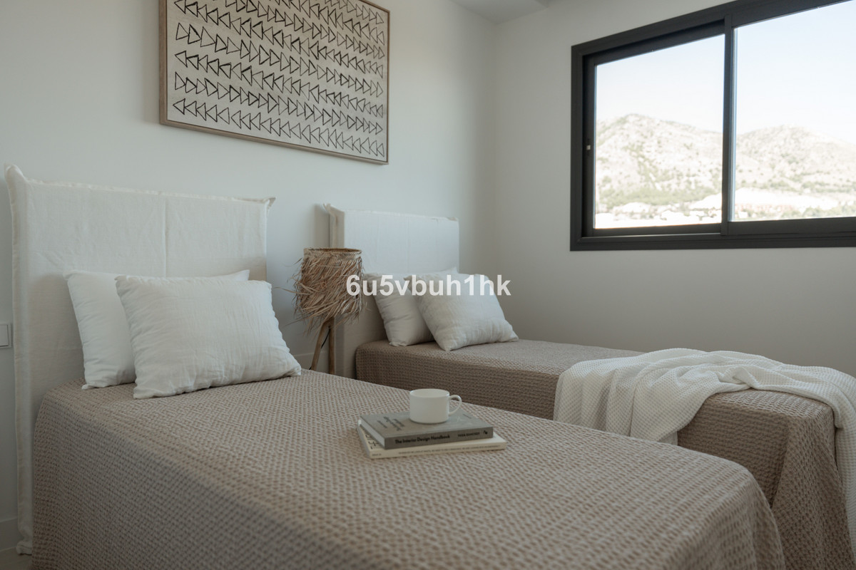 2 Bed Apartment for sale in Fuengirola Costa Del Sol, Málaga, Spain