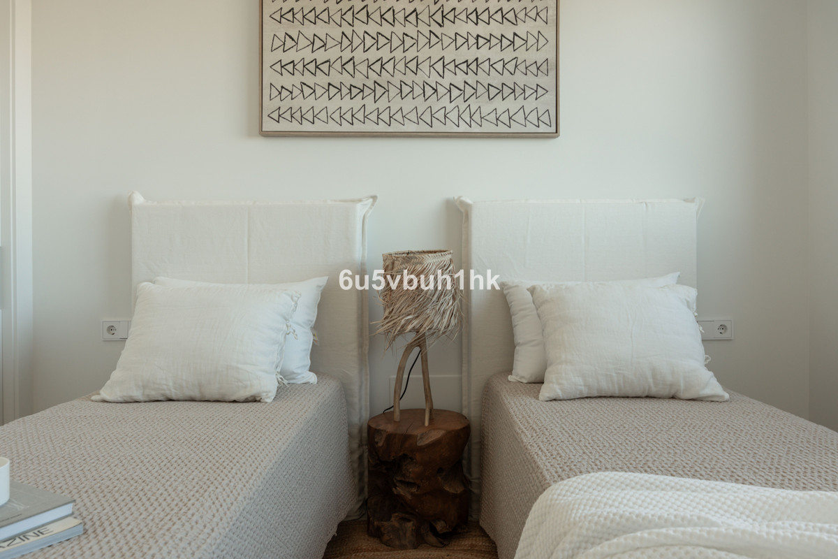 2 Bed Apartment for sale in Fuengirola Costa Del Sol, Málaga, Spain