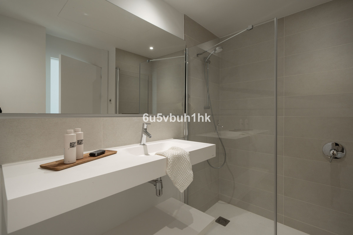 2 Bed Apartment for sale in Fuengirola Costa Del Sol, Málaga, Spain