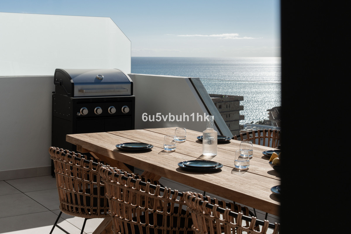 2 Bed Apartment for sale in Fuengirola Costa Del Sol, Málaga, Spain