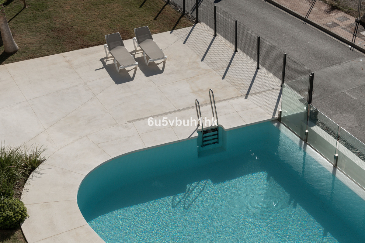 2 Bed Apartment for sale in Fuengirola Costa Del Sol, Málaga, Spain