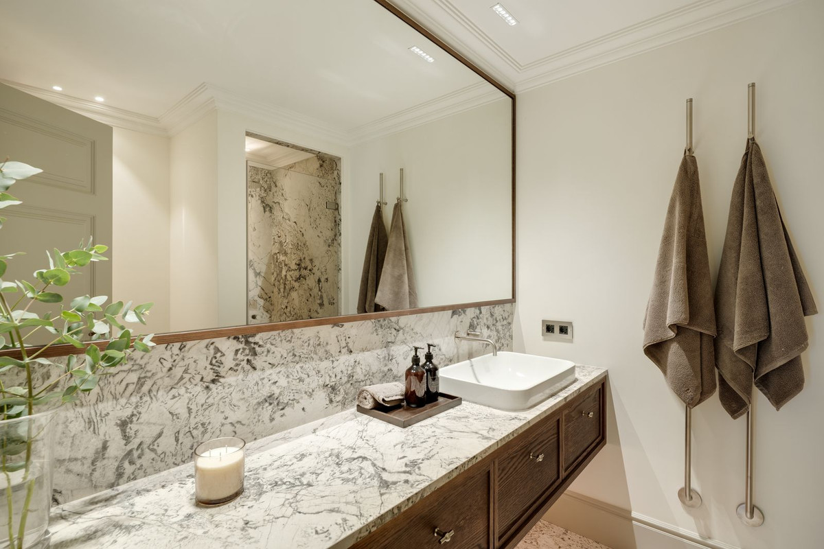 Se vende Villa - Chalet de 5 dormitorios en Costa Del Sol, Málaga, España