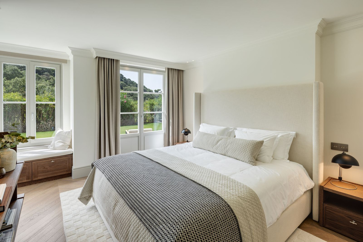 Se vende Villa - Chalet de 5 dormitorios en Costa Del Sol, Málaga, España