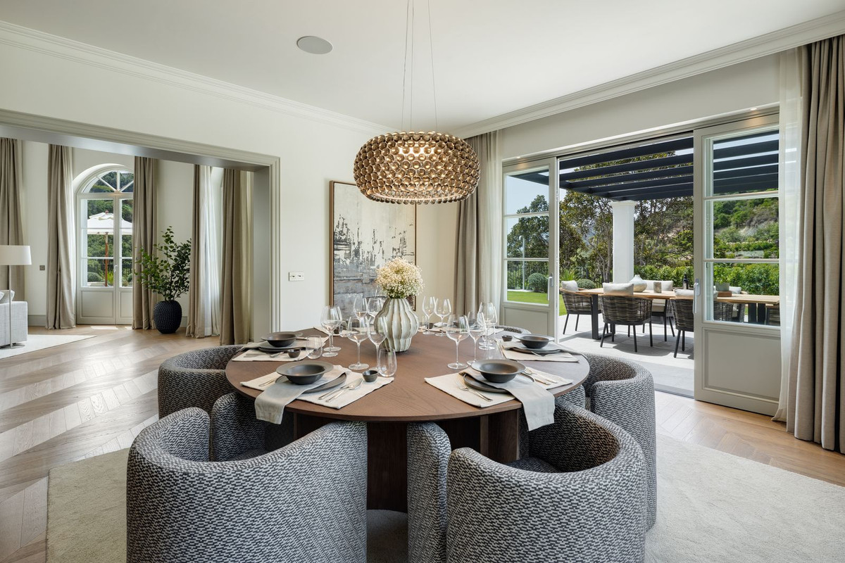 Se vende Villa - Chalet de 5 dormitorios en Costa Del Sol, Málaga, España