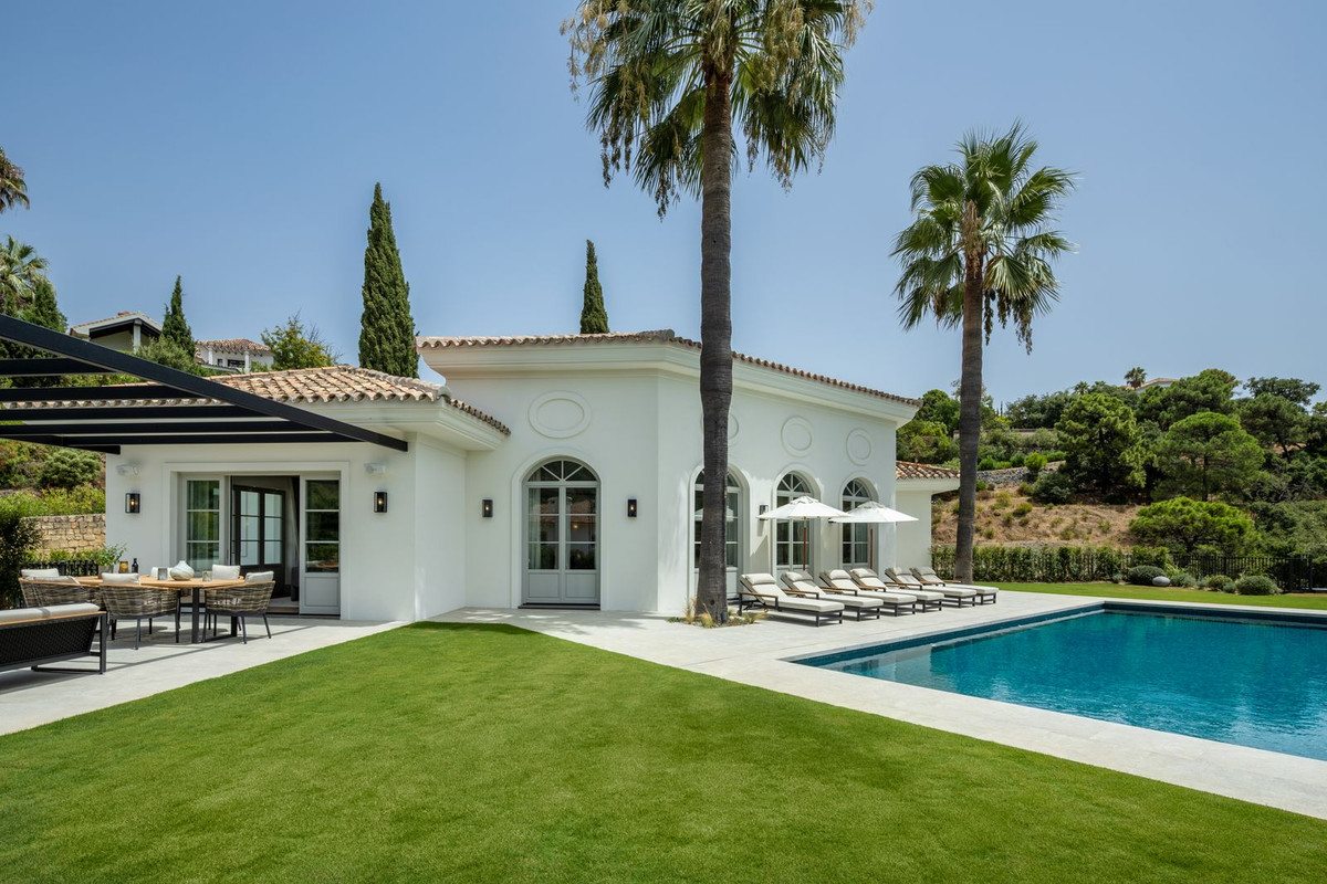 Se vende Villa - Chalet de 5 dormitorios en Costa Del Sol, Málaga, España