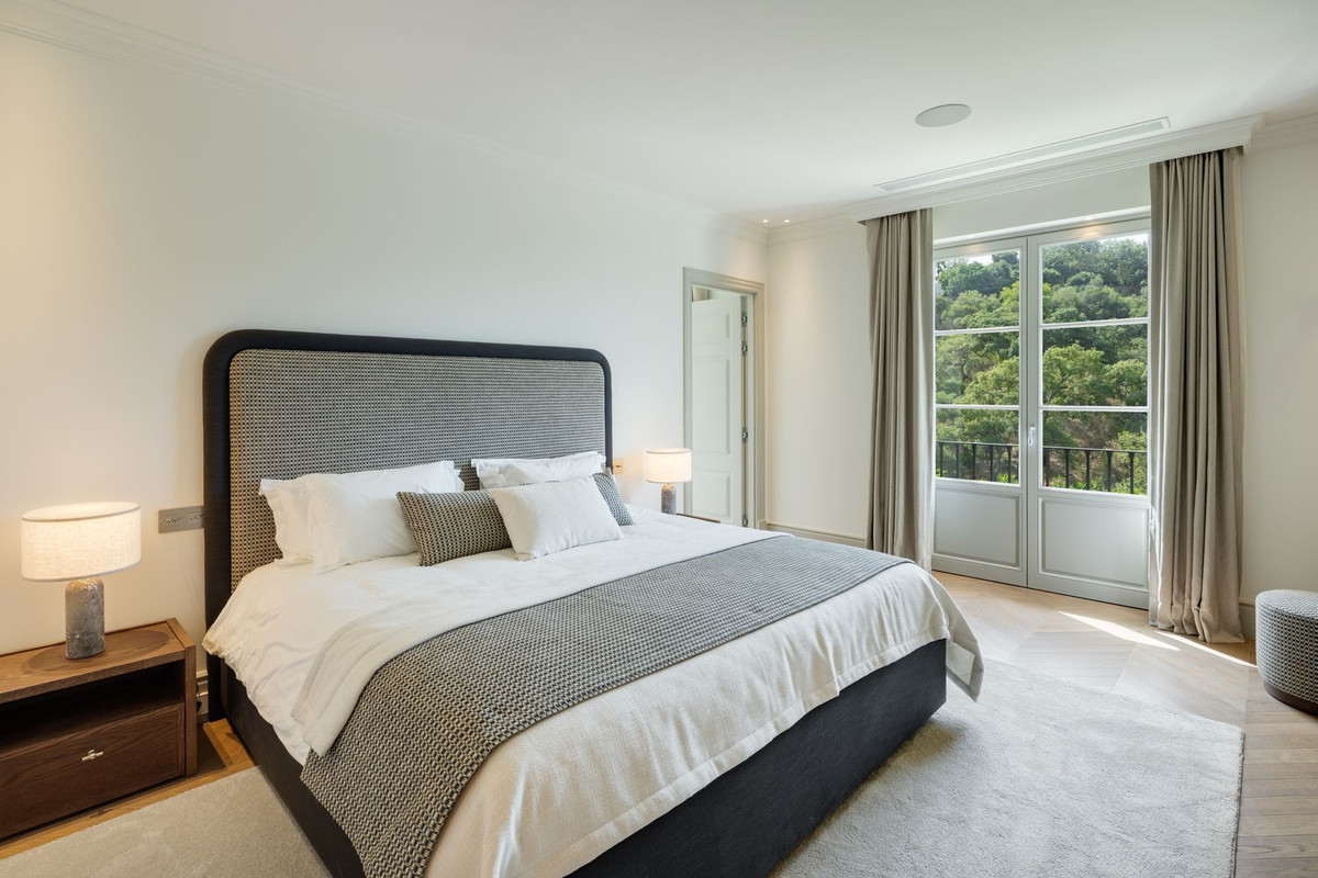 Se vende Villa - Chalet de 5 dormitorios en Costa Del Sol, Málaga, España