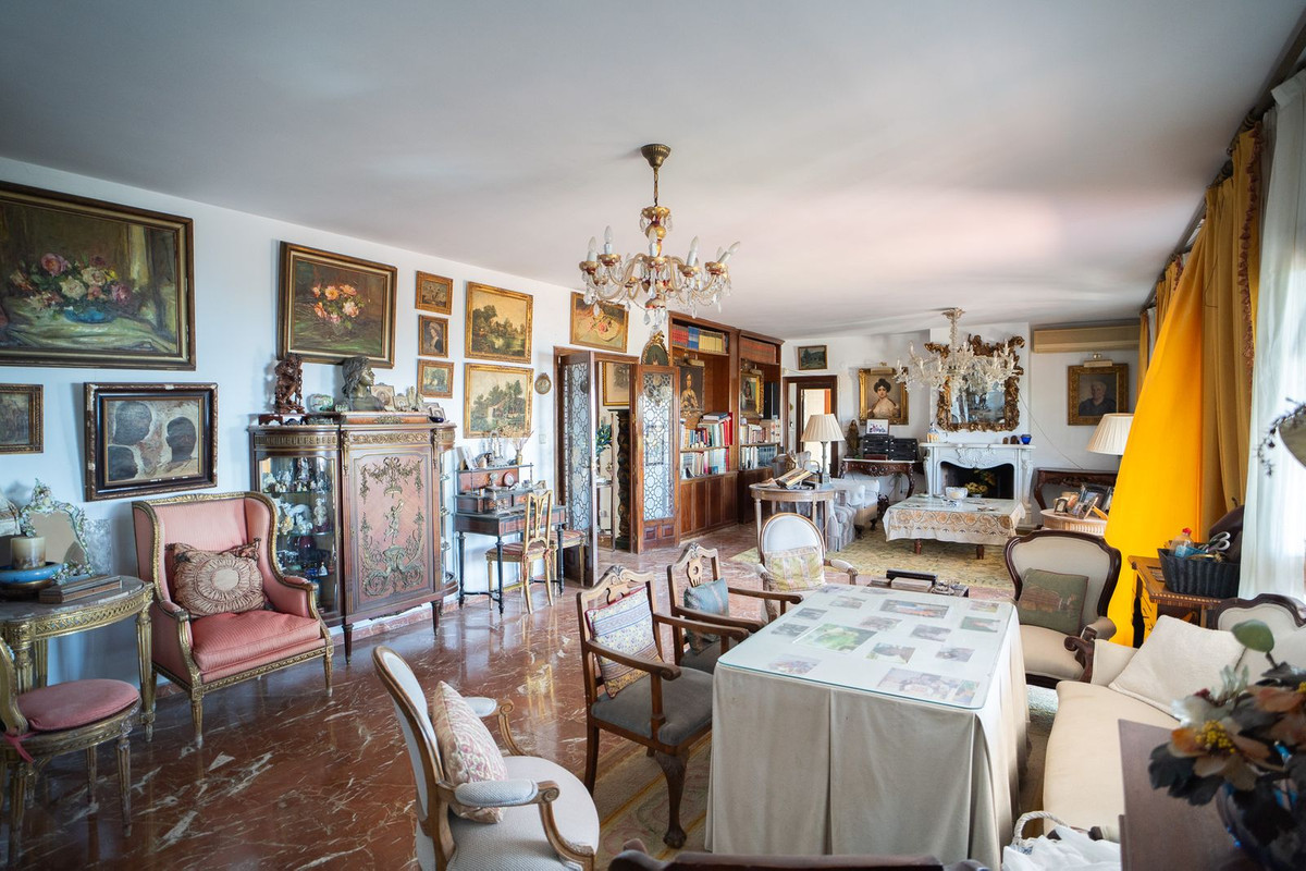 8 Bed Townhouse for sale in El Candado Málaga Ciudad, Málaga, Spain