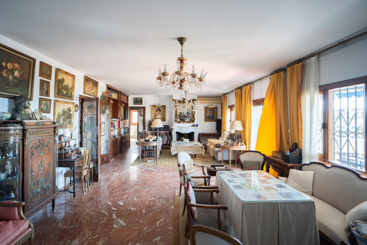 8 Bed Townhouse for sale in El Candado Málaga Ciudad, Málaga, Spain