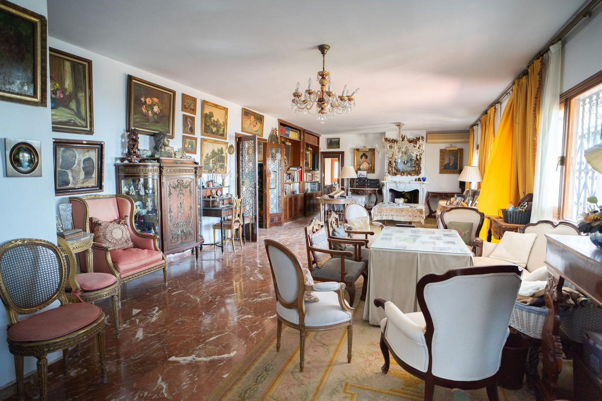 8 Bed Townhouse for sale in El Candado Málaga Ciudad, Málaga, Spain