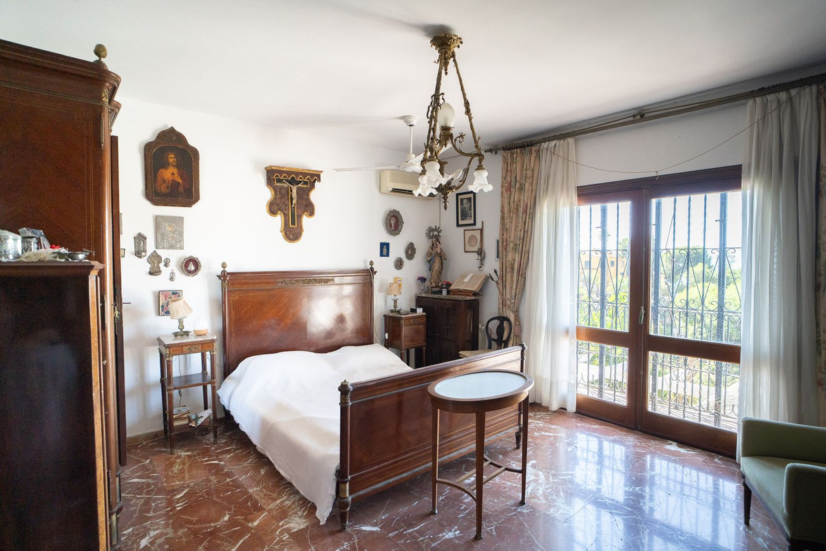 8 Bed Townhouse for sale in El Candado Málaga Ciudad, Málaga, Spain