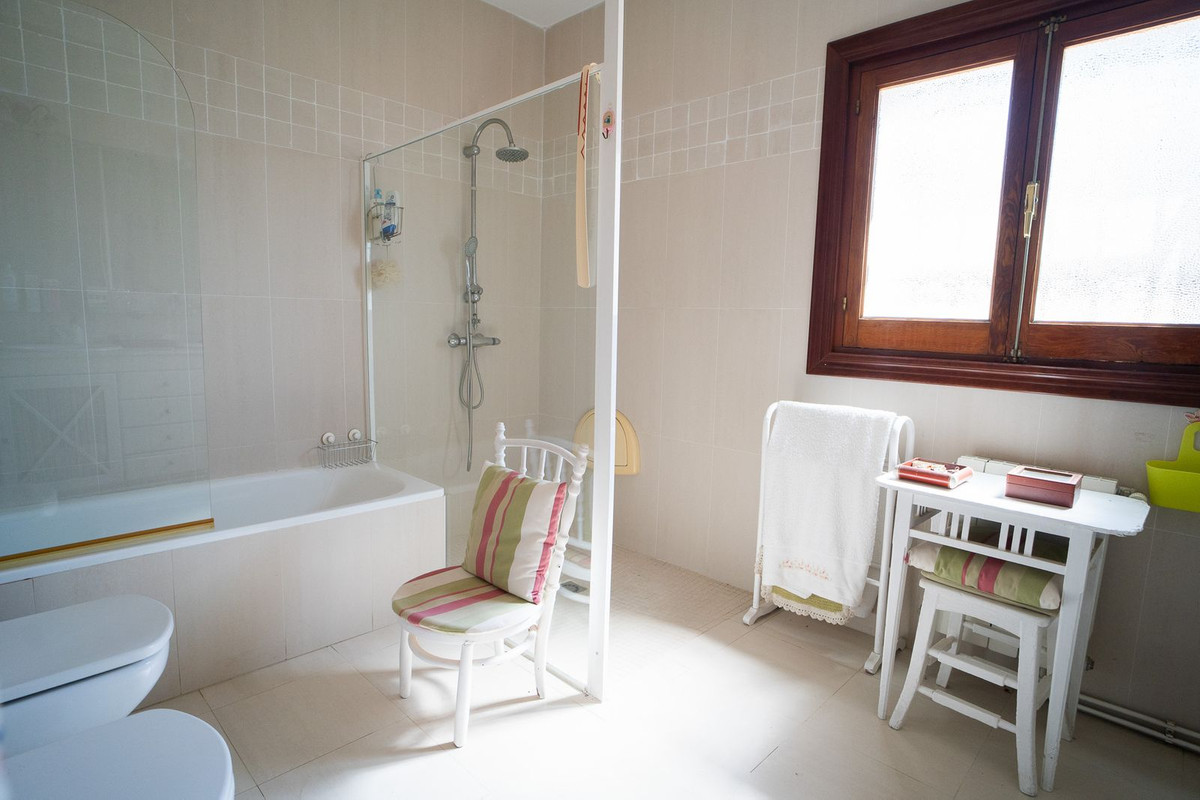 8 Bed Townhouse for sale in El Candado Málaga Ciudad, Málaga, Spain