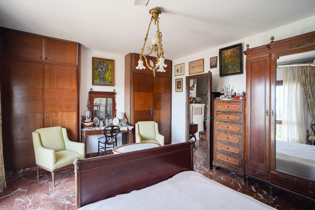 8 Bed Townhouse for sale in El Candado Málaga Ciudad, Málaga, Spain