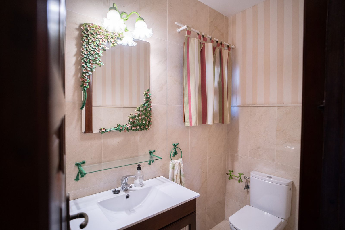 8 Bed Townhouse for sale in El Candado Málaga Ciudad, Málaga, Spain