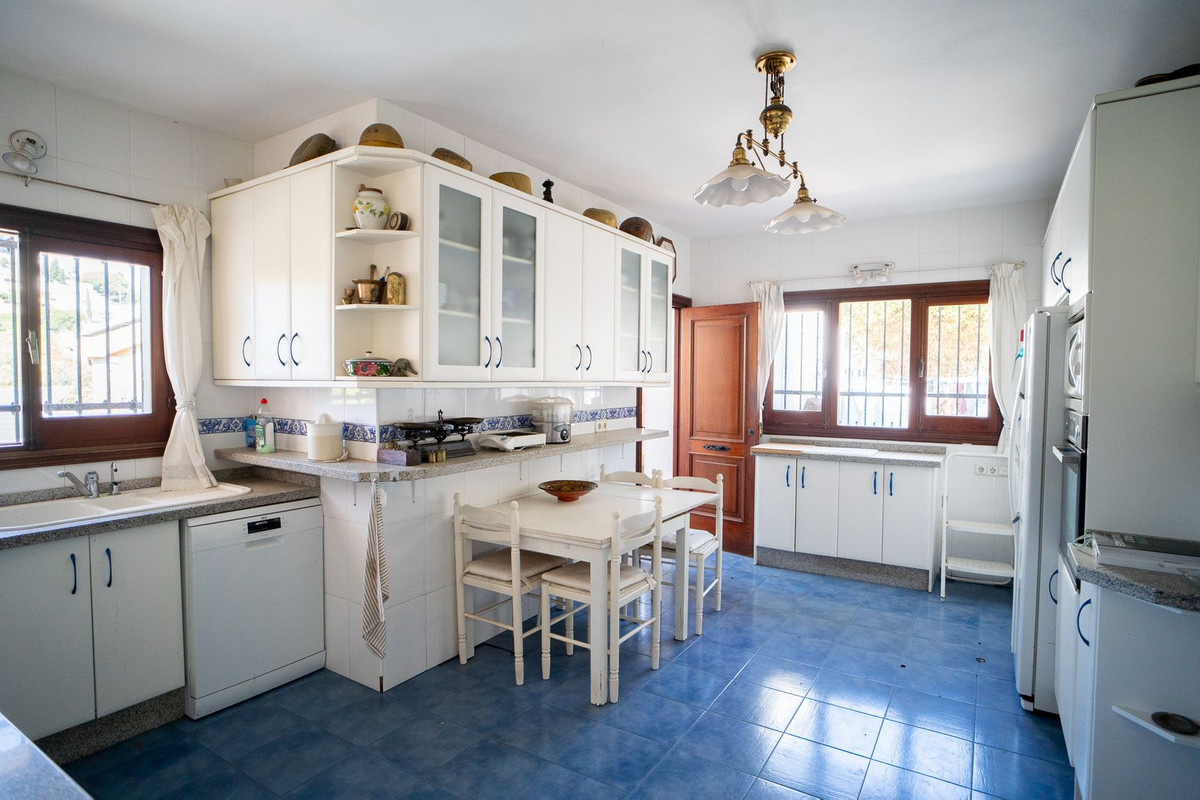 8 Bed Townhouse for sale in El Candado Málaga Ciudad, Málaga, Spain