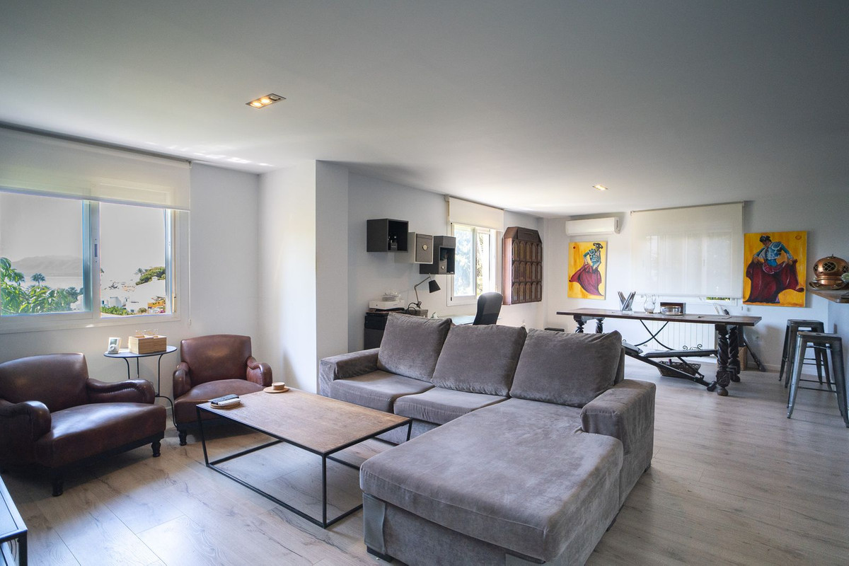 8 Bed Townhouse for sale in El Candado Málaga Ciudad, Málaga, Spain