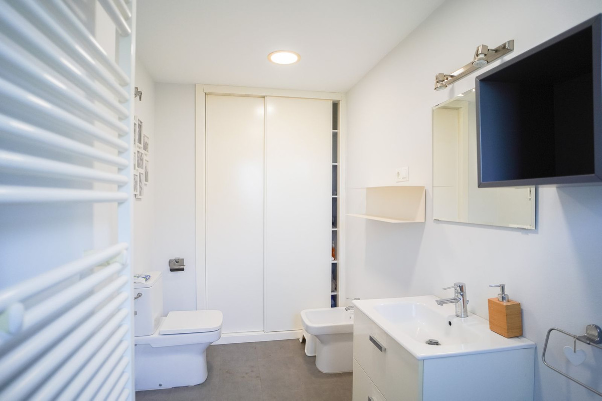 8 Bed Townhouse for sale in El Candado Málaga Ciudad, Málaga, Spain
