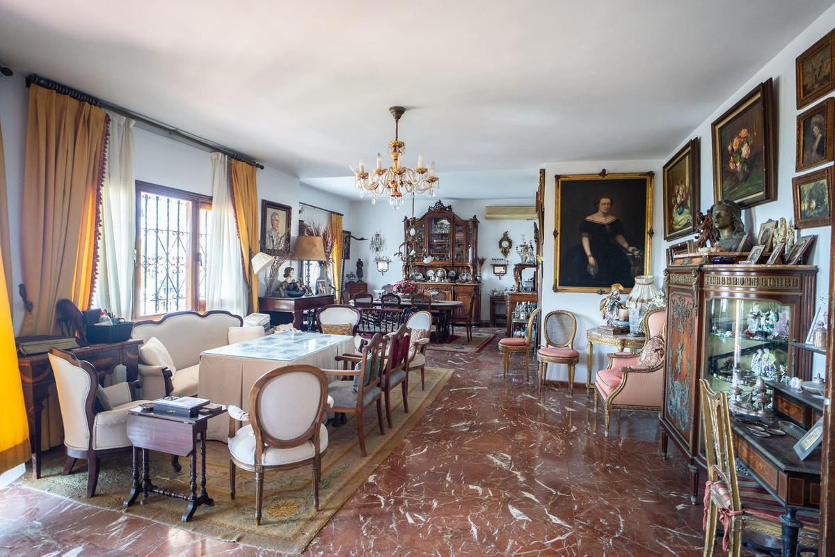 8 Bed Townhouse for sale in El Candado Málaga Ciudad, Málaga, Spain