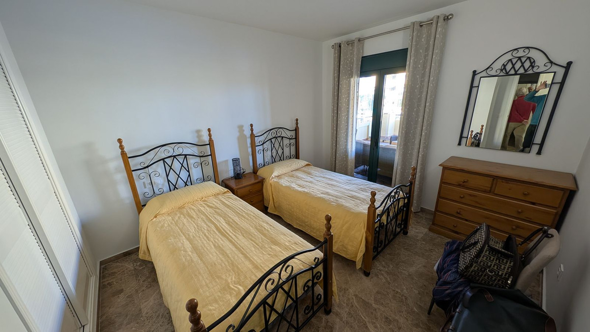 Se vende Apartamento Planta Media de 2 dormitorios en Costa Del Sol, Málaga, España